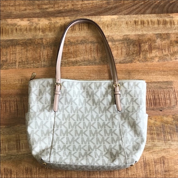 Authentic Michael Kors handbag - Picture 2 of 6